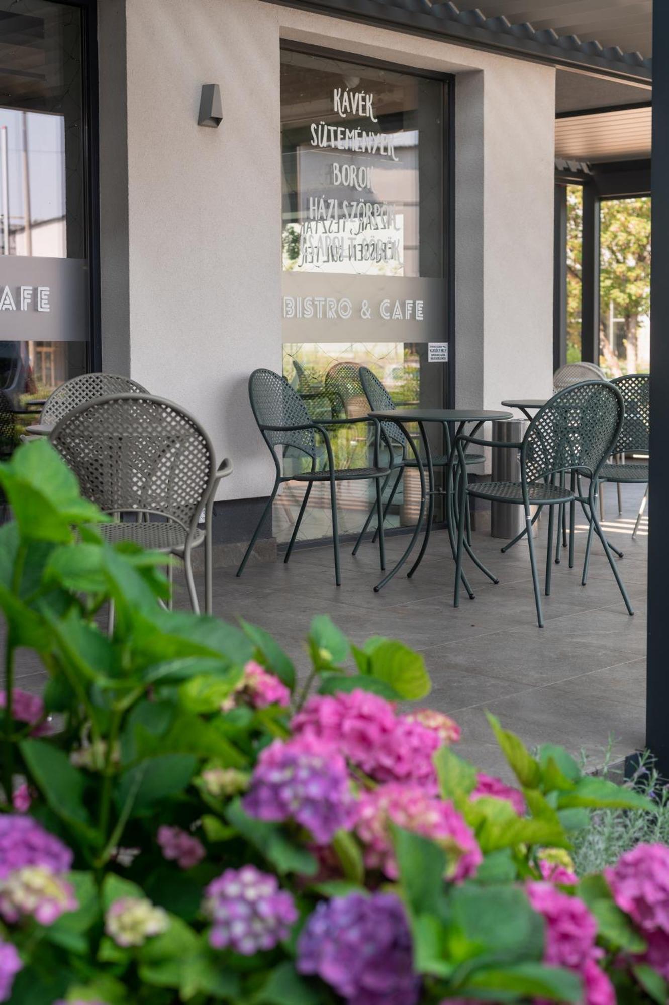 Lignum Hotel Μίσκολτς Εξωτερικό φωτογραφία