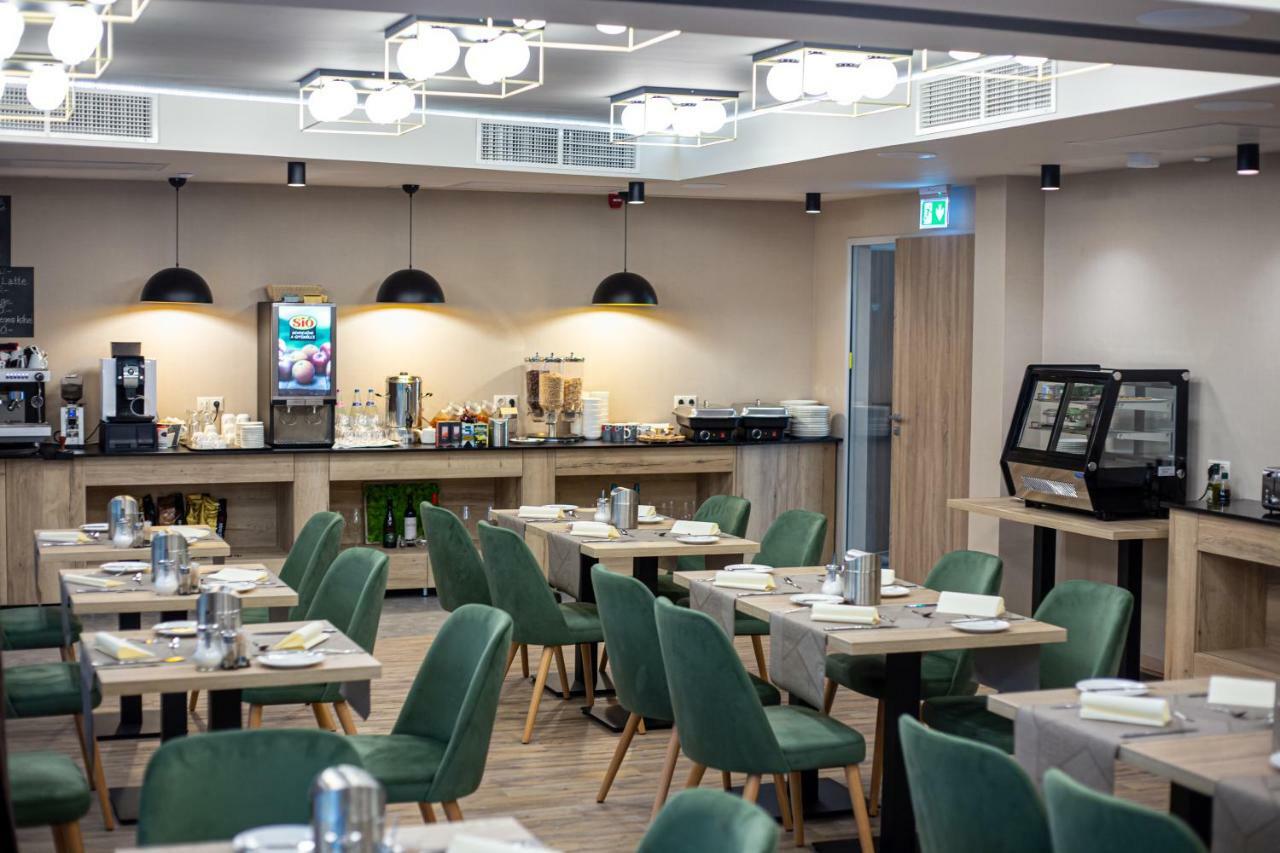 Lignum Hotel Μίσκολτς Εξωτερικό φωτογραφία