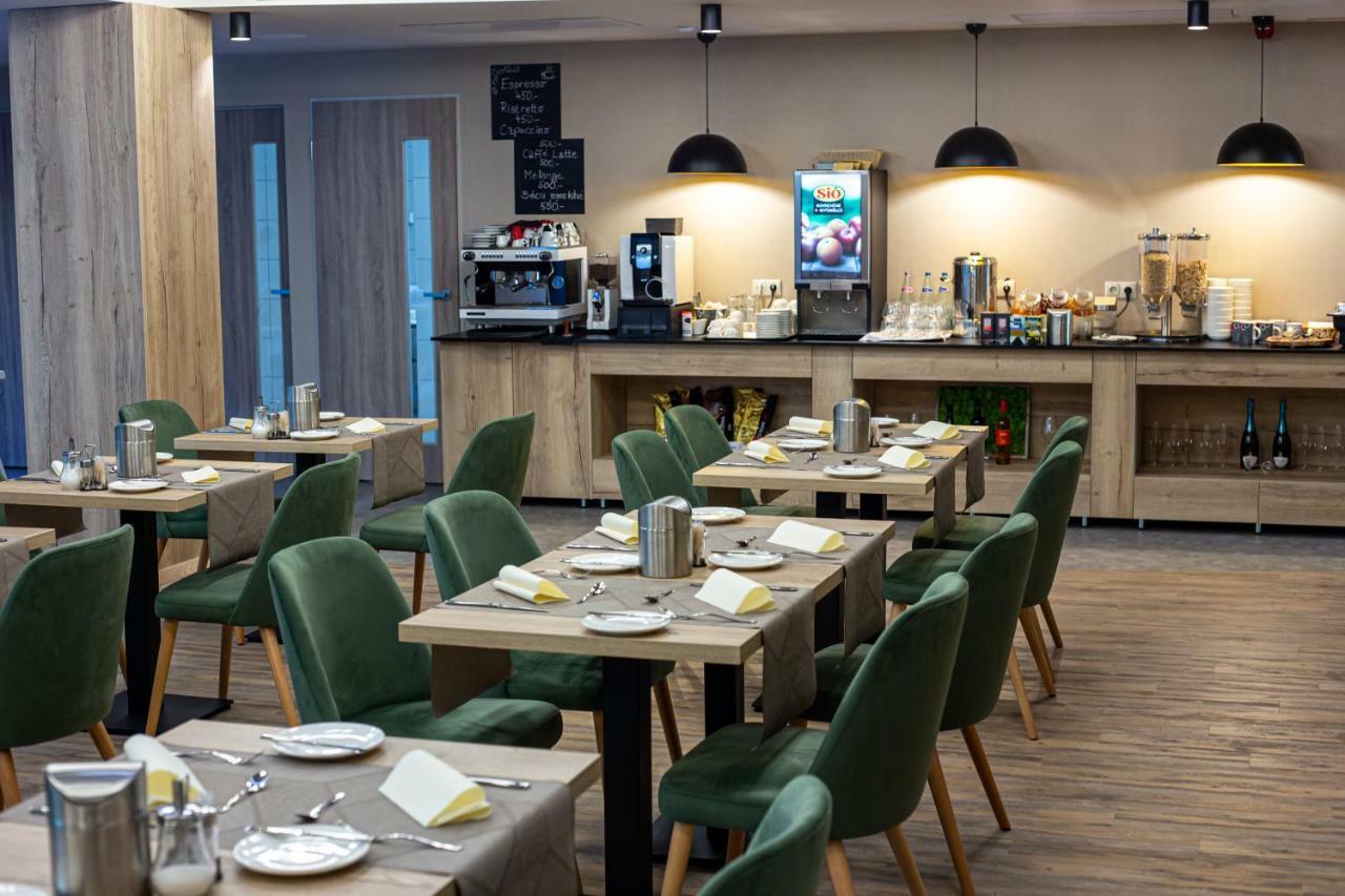 Lignum Hotel Μίσκολτς Εξωτερικό φωτογραφία
